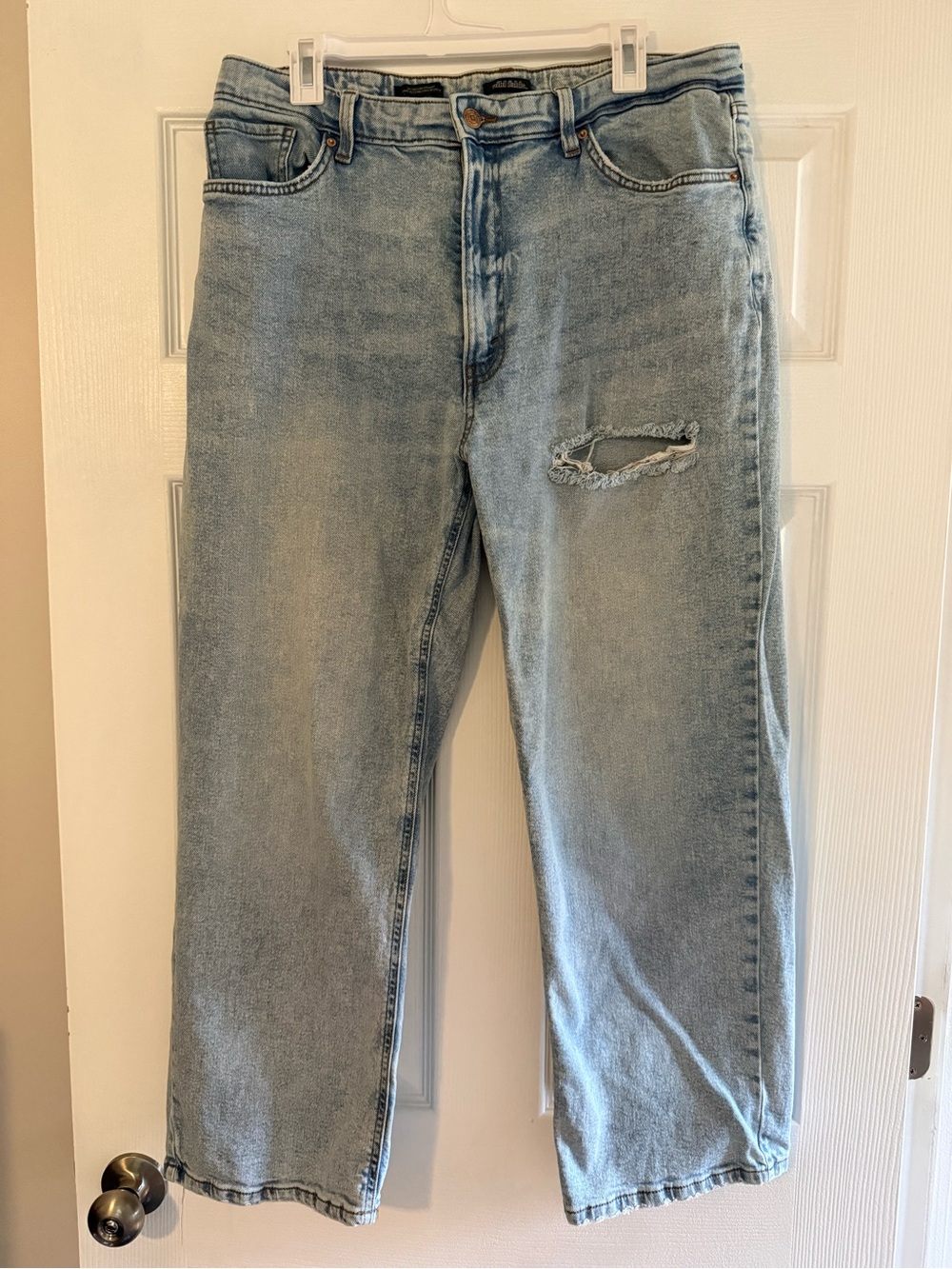 wild fable Light Blue Relaxed Fit Distressed Jeans